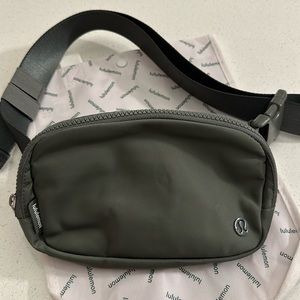 Lululemon Everywhere Belt Bag Grey Sage